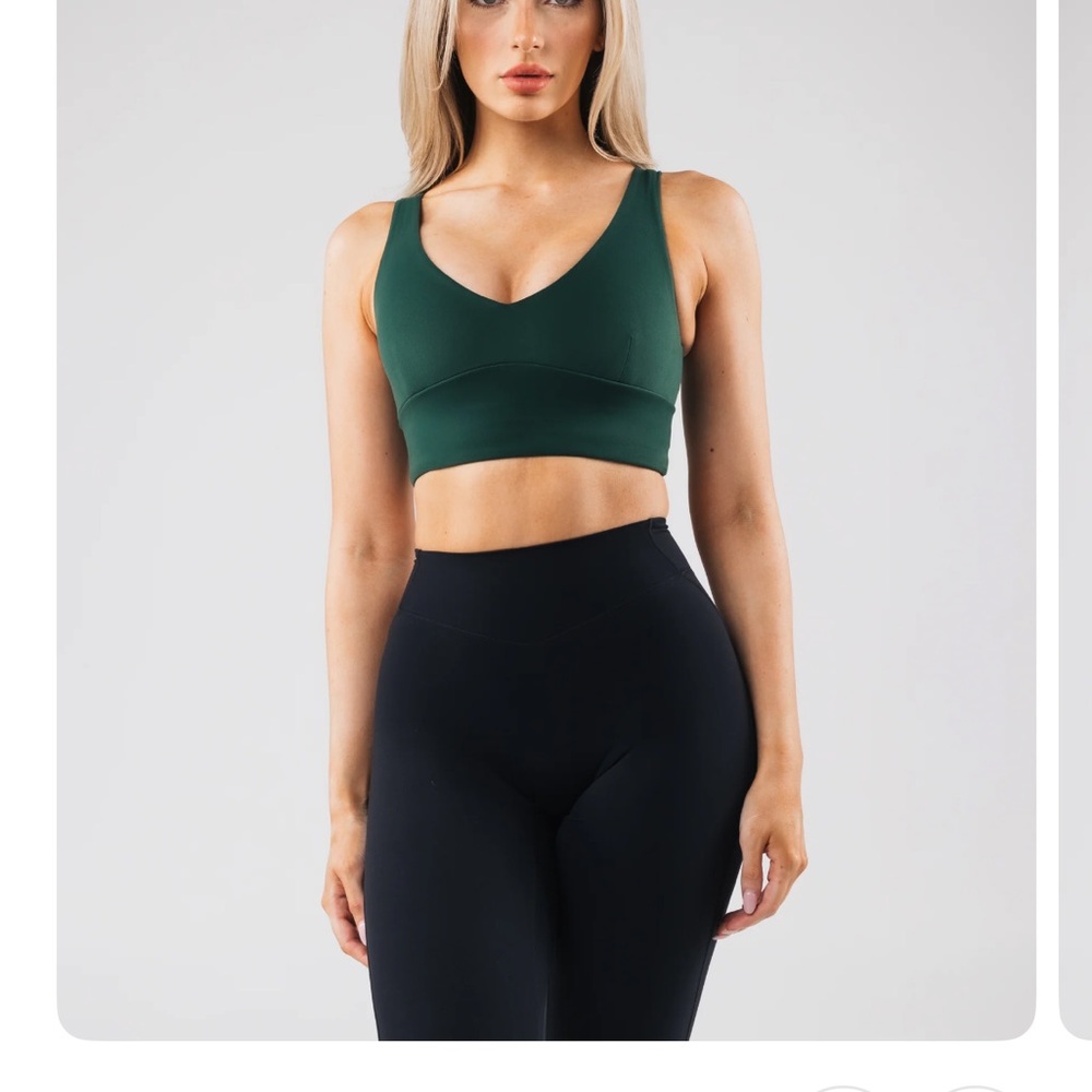 Alphalete Celeste sports bra in Blade - Picture 3 of 3